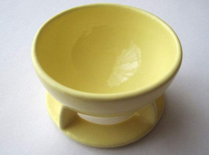 Flying Cup 3d printed In Pastel Yellow Ceramics (perspective view)