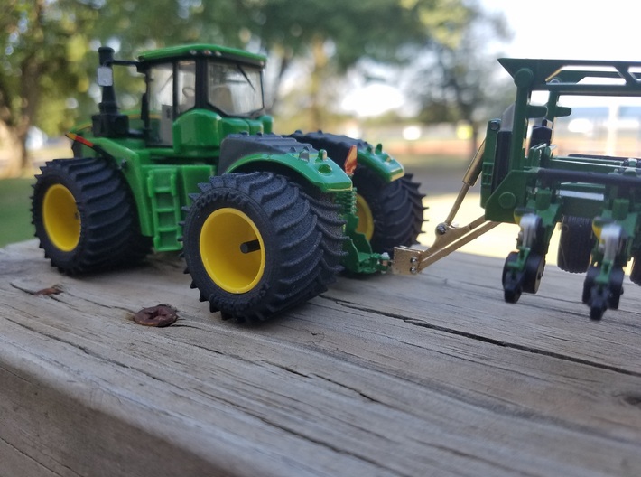 "green" DB planter hitch correction kit 3d printed Shows better function and hitched to the correct 3D printed hitch kit